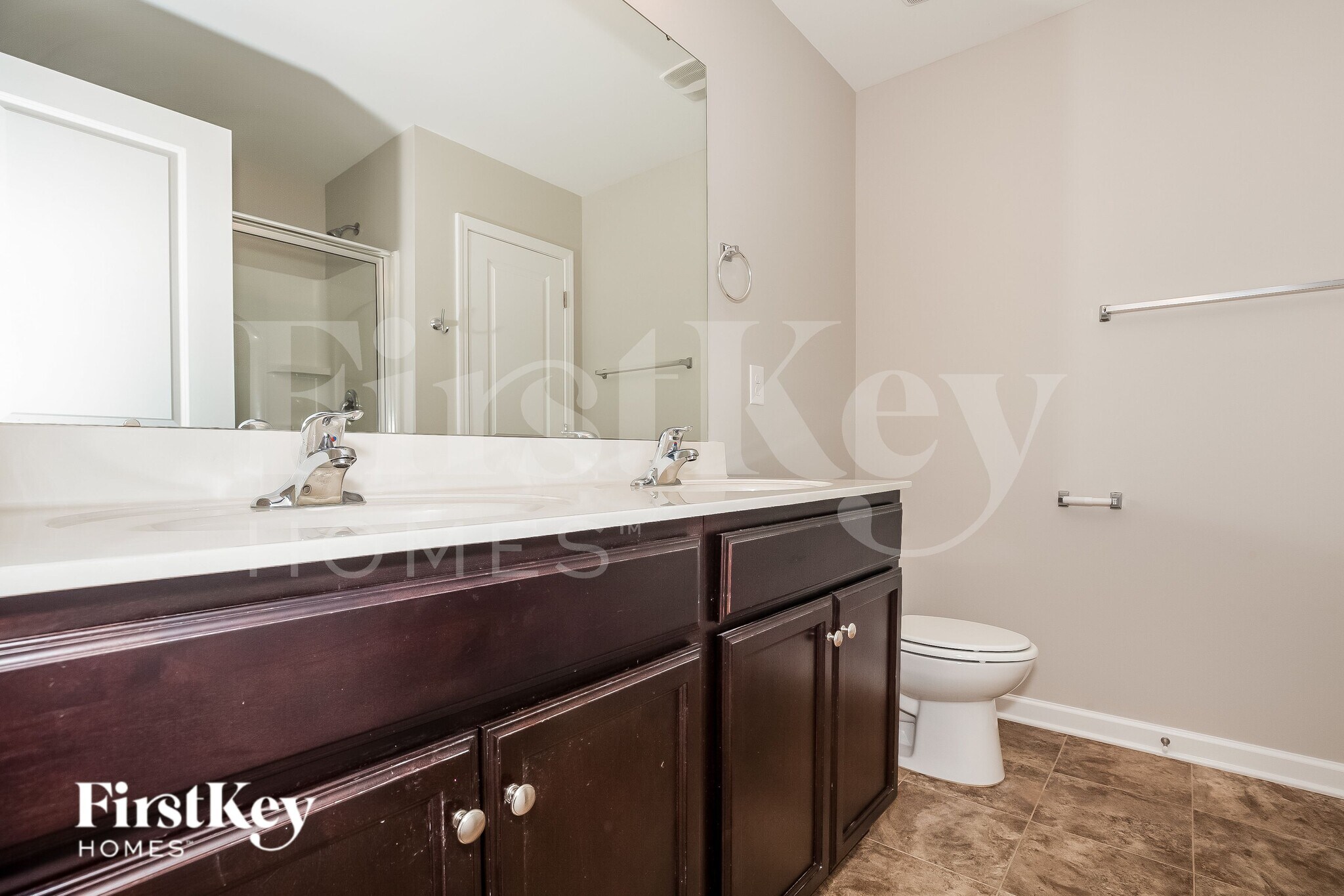 Building Photo - 1512 Summer View Ln