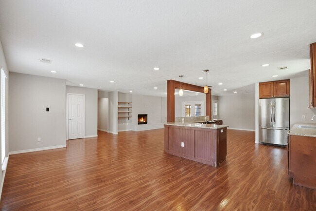 Building Photo - 25302 Friar Lake Ln