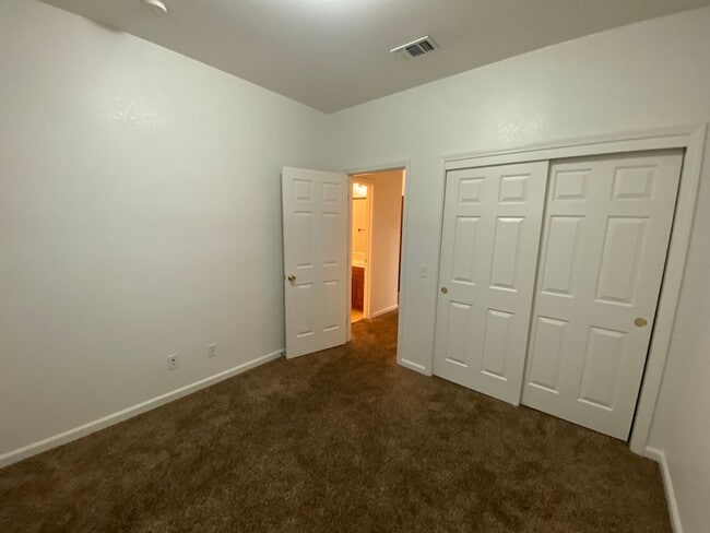 Building Photo - Cute Home in EGUSD