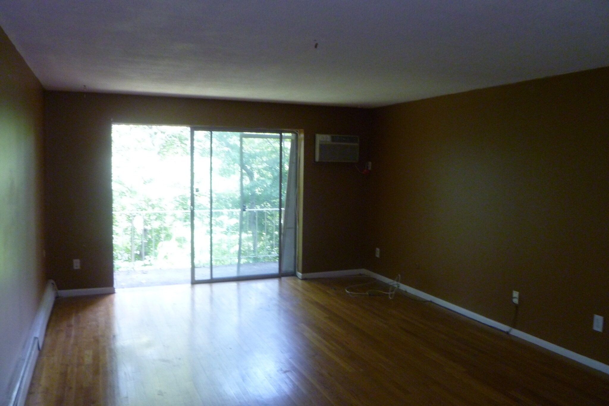 Building Photo - 73 Charlesbank Rd