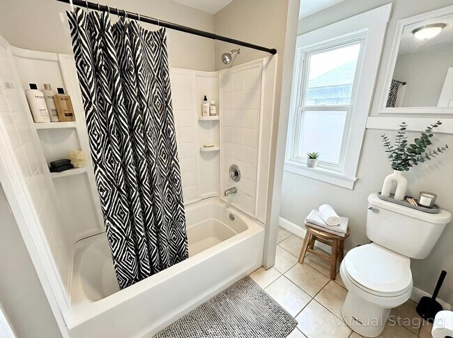 Building Photo - 3bed/1bath Townhouse in Clairton