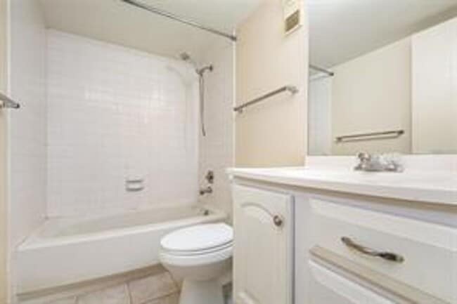 Building Photo - 2 Bedroom / 2 Bath Condo in Deltona Available Now!