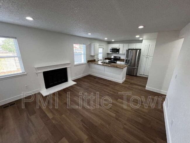 Building Photo - 1965 Cathay St