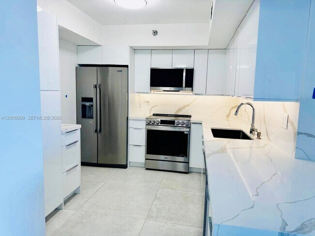 Building Photo - 19101 NE 36th Pl