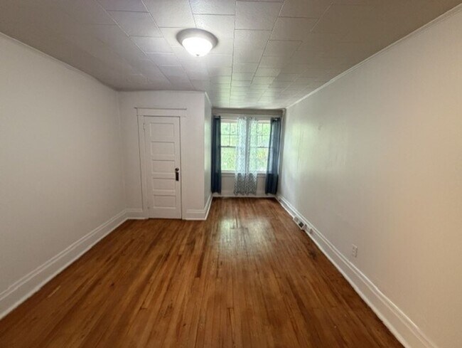 Building Photo - $1,100  harrisburg 3 bedroom house for rent