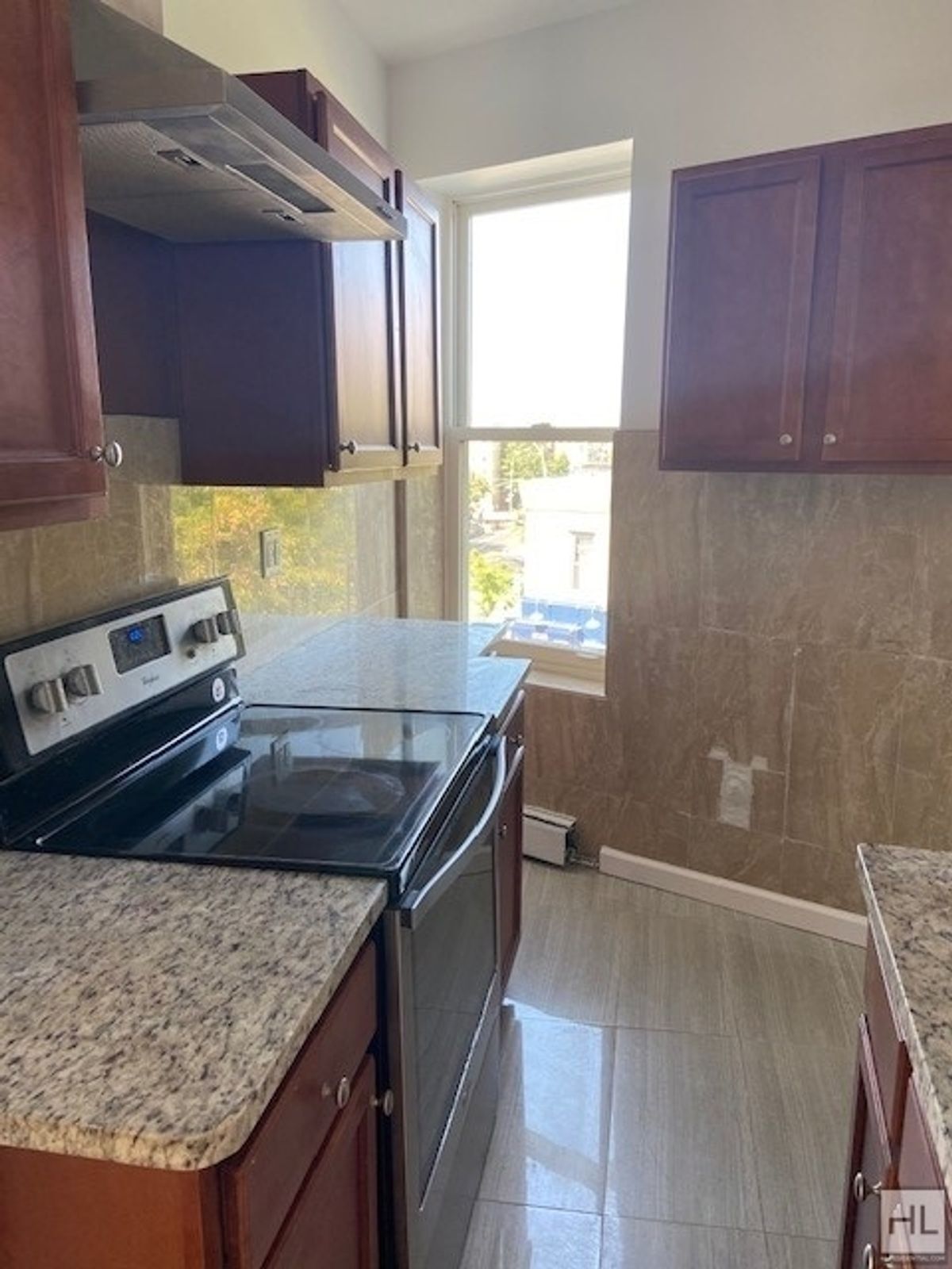 Building Photo - PROSPECT PLACE / Renovated 1-Bedroom Apart...