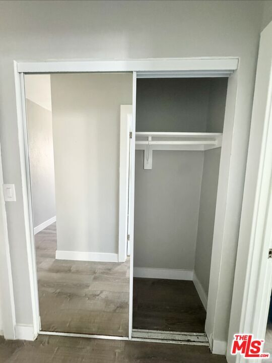 Building Photo - 1048 W 62nd St