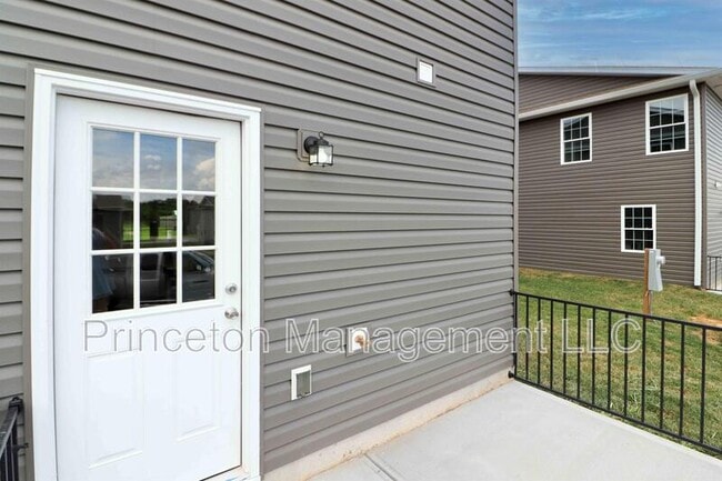 Building Photo - 3967 Newhall Dr NW