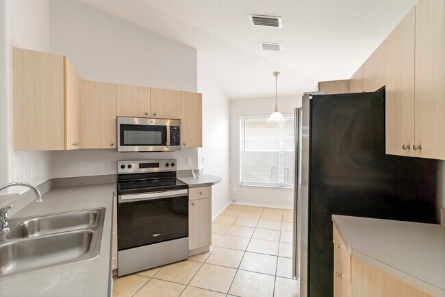 Building Photo - 1612 Summer Breeze Way