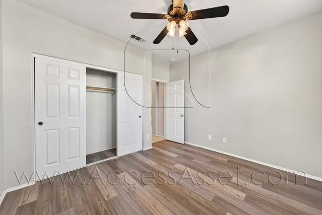 Building Photo - Charming 3 Bed/2 Bath Home In A Desirable ...
