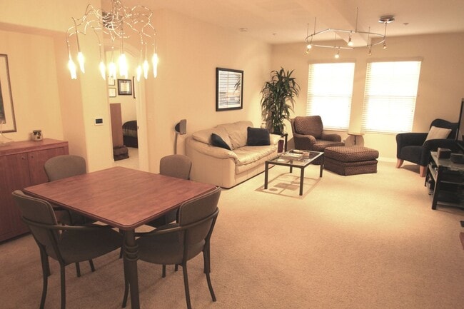 Building Photo - $1000 MOVE IN SPECIAL! Large, Updated 2 BD, 2 BA Condo w/ EV CHARGING