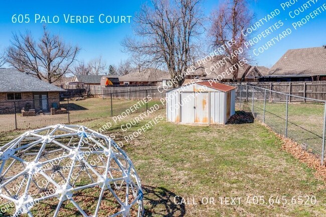 Building Photo - 605 Palo Verde Ct