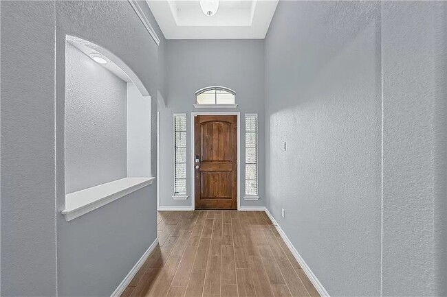 Building Photo - 605 Lister Dr