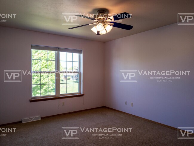 Building Photo - 515 Winding Waters Way