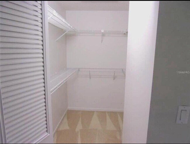 Building Photo - 1344 Pine Ridge Cir E