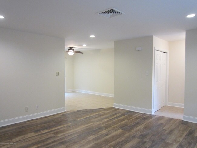 Building Photo - 22 Lasatta Ave