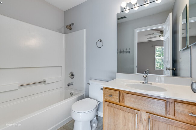 Building Photo - 2827 Stonewater Dr