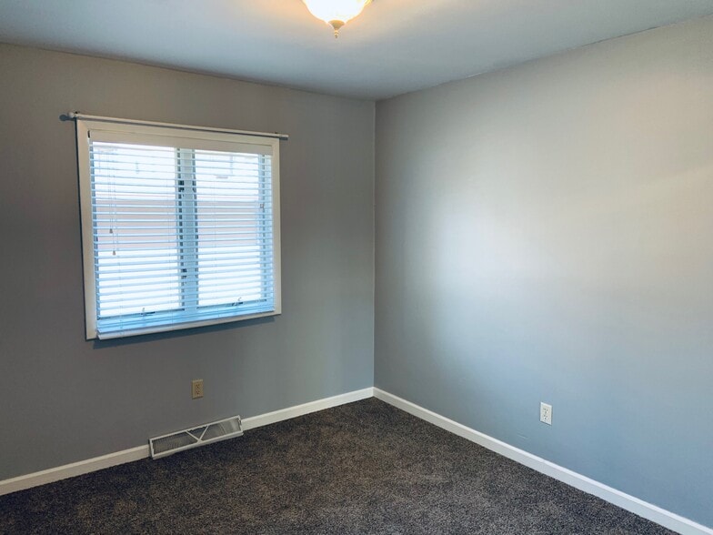 Bedroom #2 - 324 Center Ave