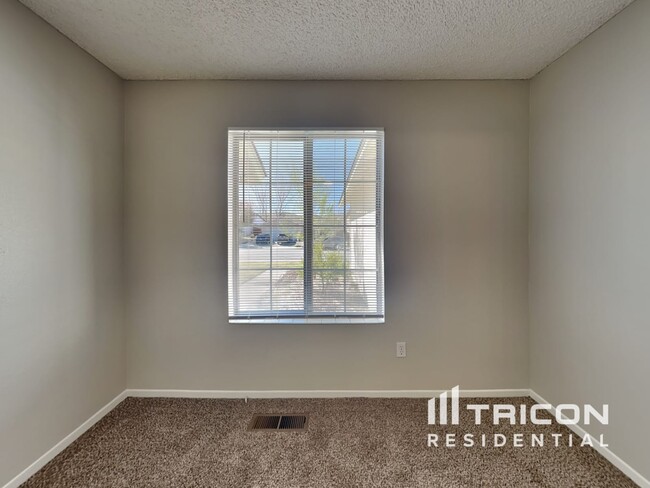 Building Photo - 7860 Big River Dr