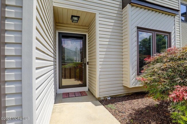 Building Photo - 185 Pear Dr