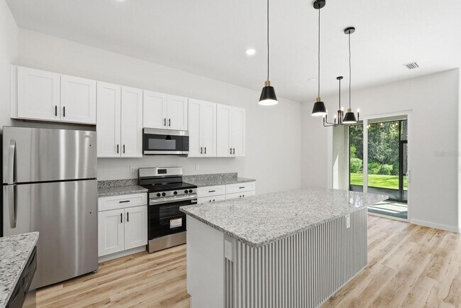 Building Photo - Brand New - 3 Bed 2.5 Bath Townhouse Palm Coast