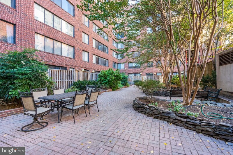 Building Photo - 1245 13th St NW