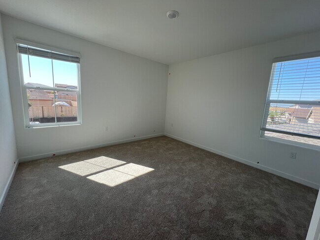 Building Photo - CALIFORNIA-4438