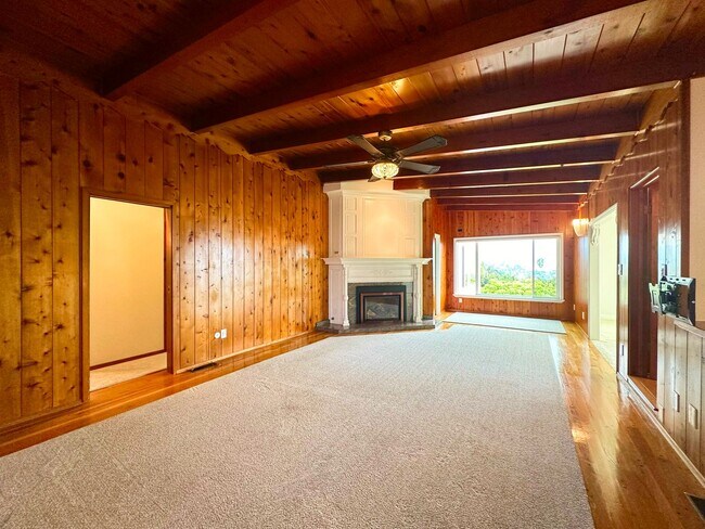Building Photo - 4421 Orchard Ave