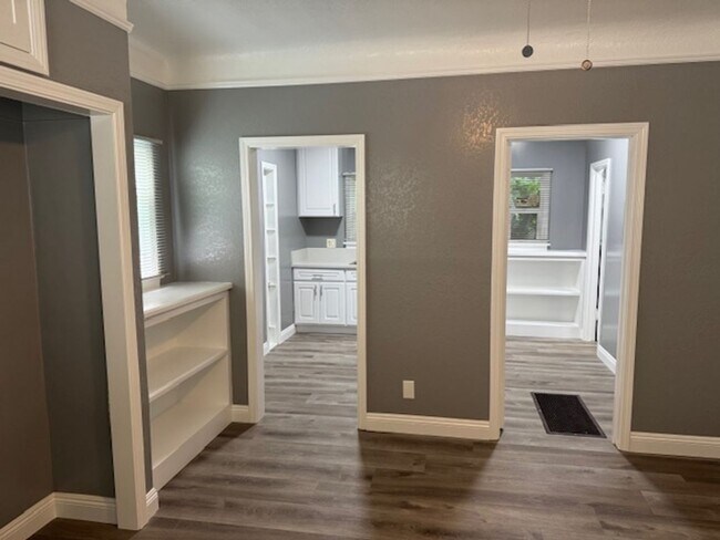 Building Photo - 714 Lime Ave