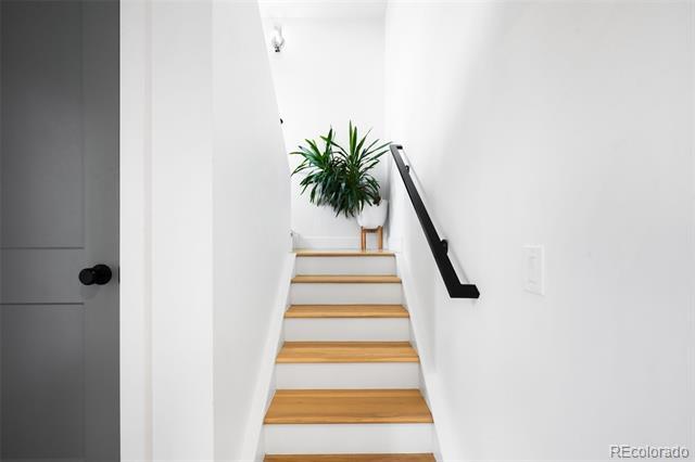 Building Photo - 3830 W 13th Ave