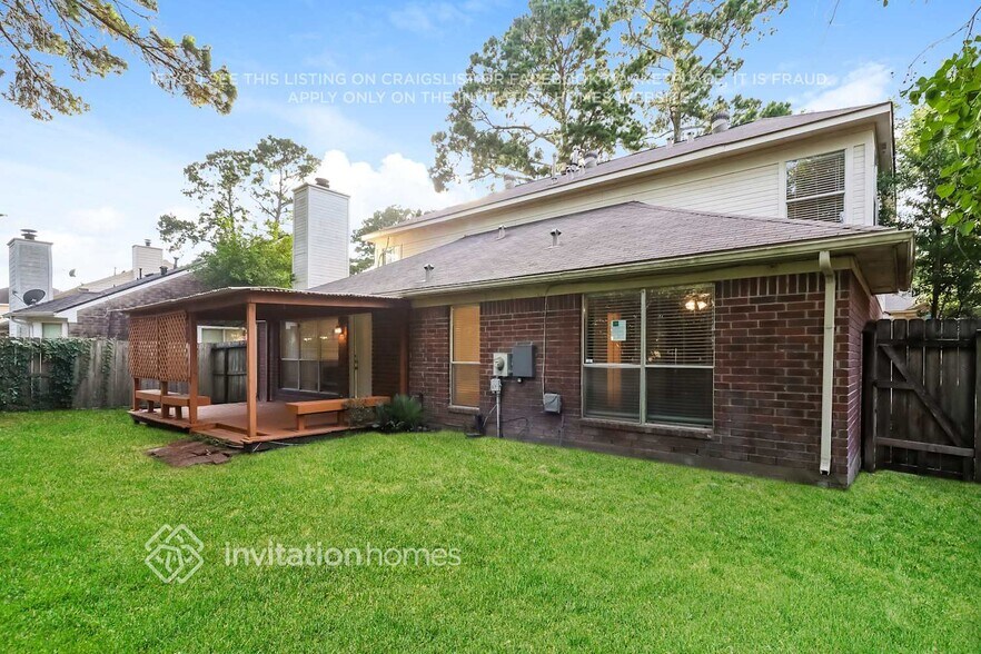Building Photo - 8919 Village Hills Dr