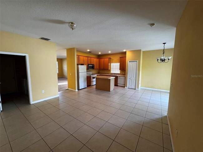 Building Photo - 1111 Hacienda Cir
