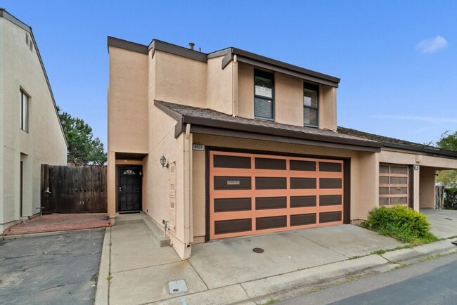 Building Photo - $3,790 - BEAUTIFULLY REMODELED THREE BEDRO...