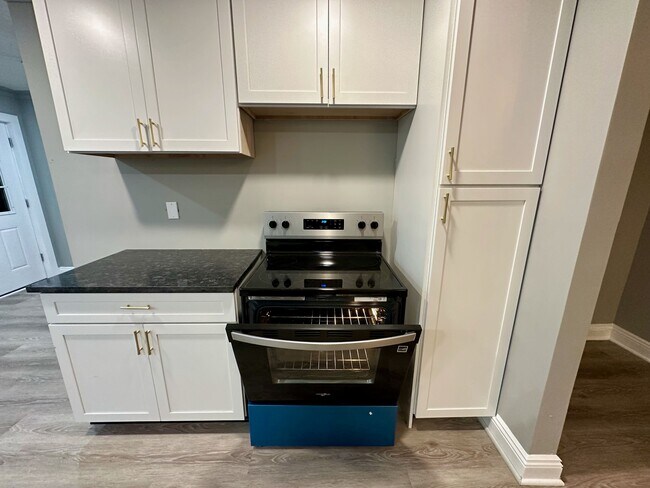 Building Photo - 5636 Hopkins Rd