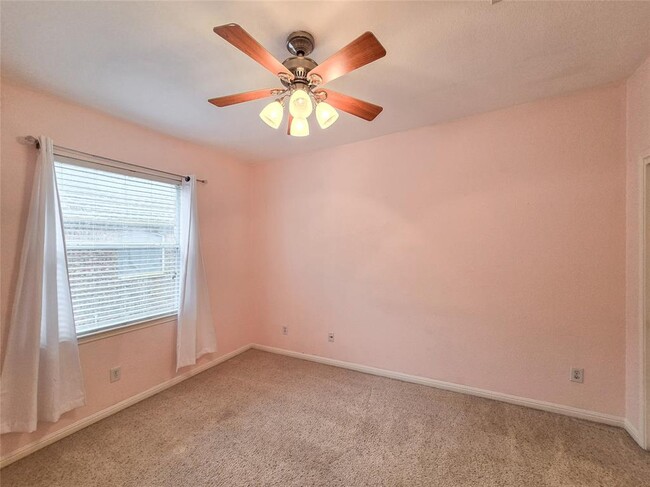 Building Photo - 9901 Bundoran Dr