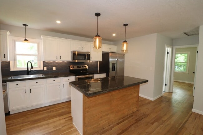 Building Photo - Gorgeous Home for Rent