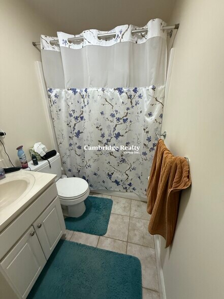 Building Photo - 1010 Cambridge St