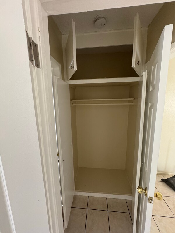 Building Photo - 1193 N Ardmore Ave