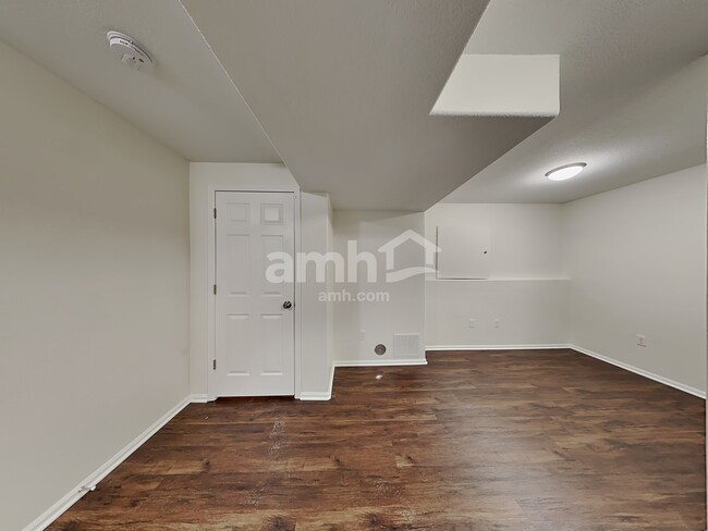 Building Photo - 1866 Walton Dr
