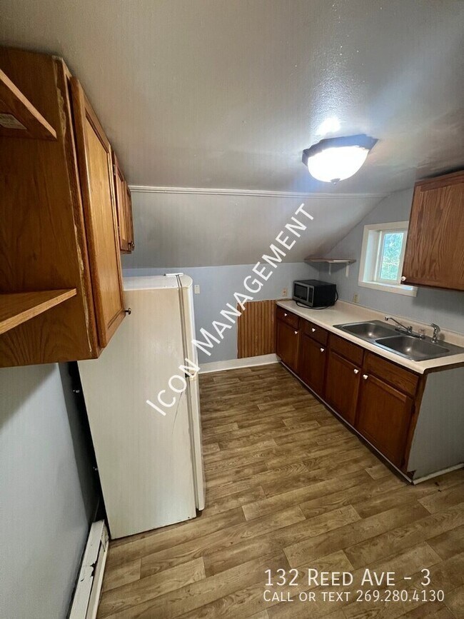 Building Photo - 132 Reed St