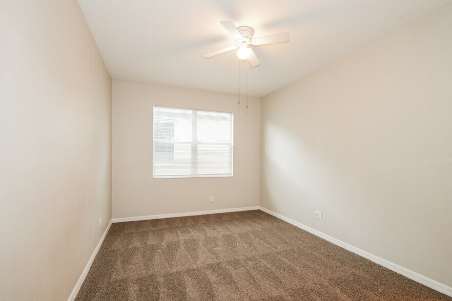 Building Photo - 15819 Stags Leap Dr