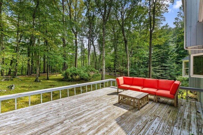Building Photo - 52 Tannery Ln S