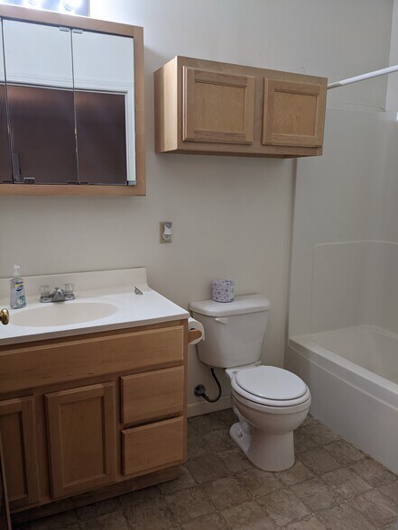 Building Photo - 321 N Michigan Ave