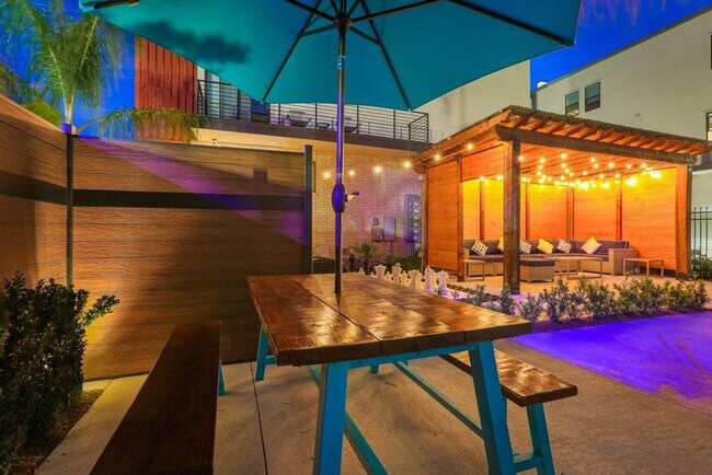 Building Photo - 3737 Bienville Ave