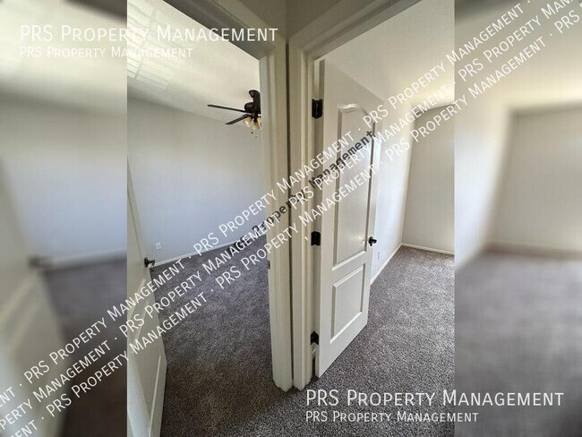 Building Photo - 3651 E Sundance Ave