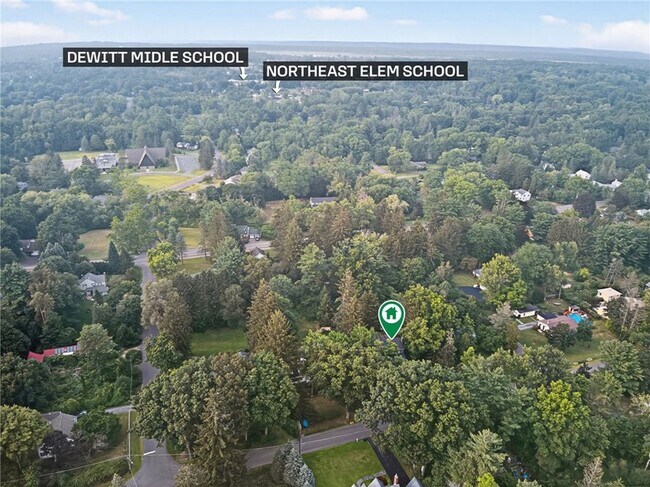 Building Photo - 204 Roat St