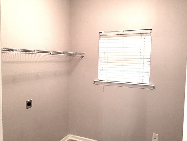 Building Photo - 5440 Rock Creek Ct