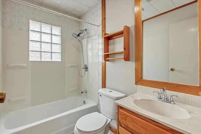 Building Photo - 2316 NW 33rd St
