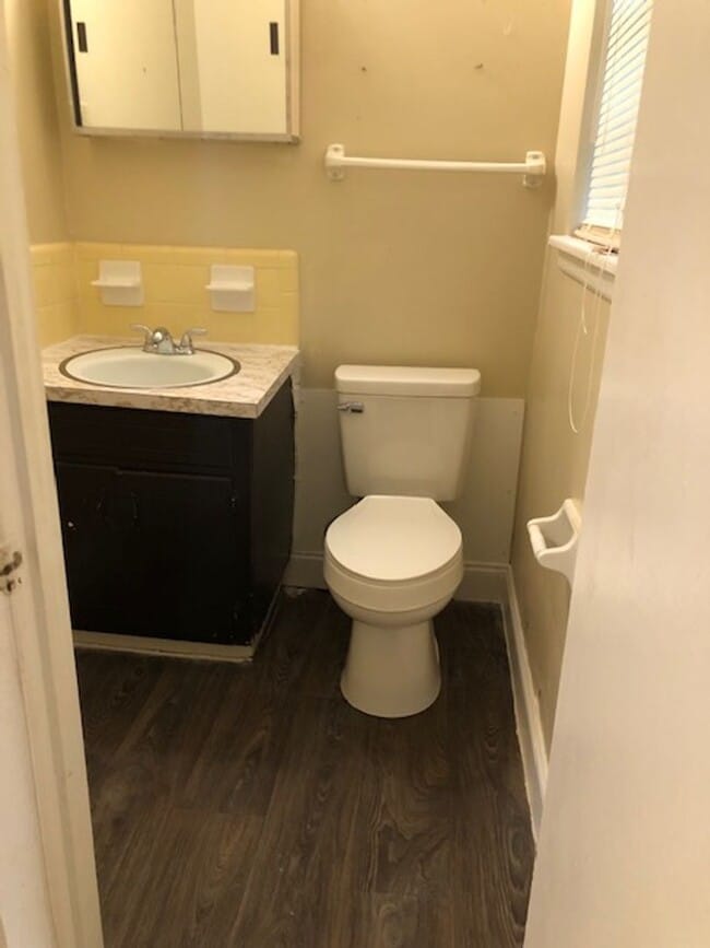 Building Photo - MOVE IN SPECIAL AVAILABLE!! NON-REFUNDABLE...