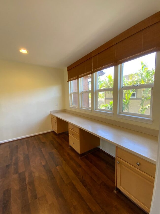 Building Photo - 520 Lunalilo Home Rd